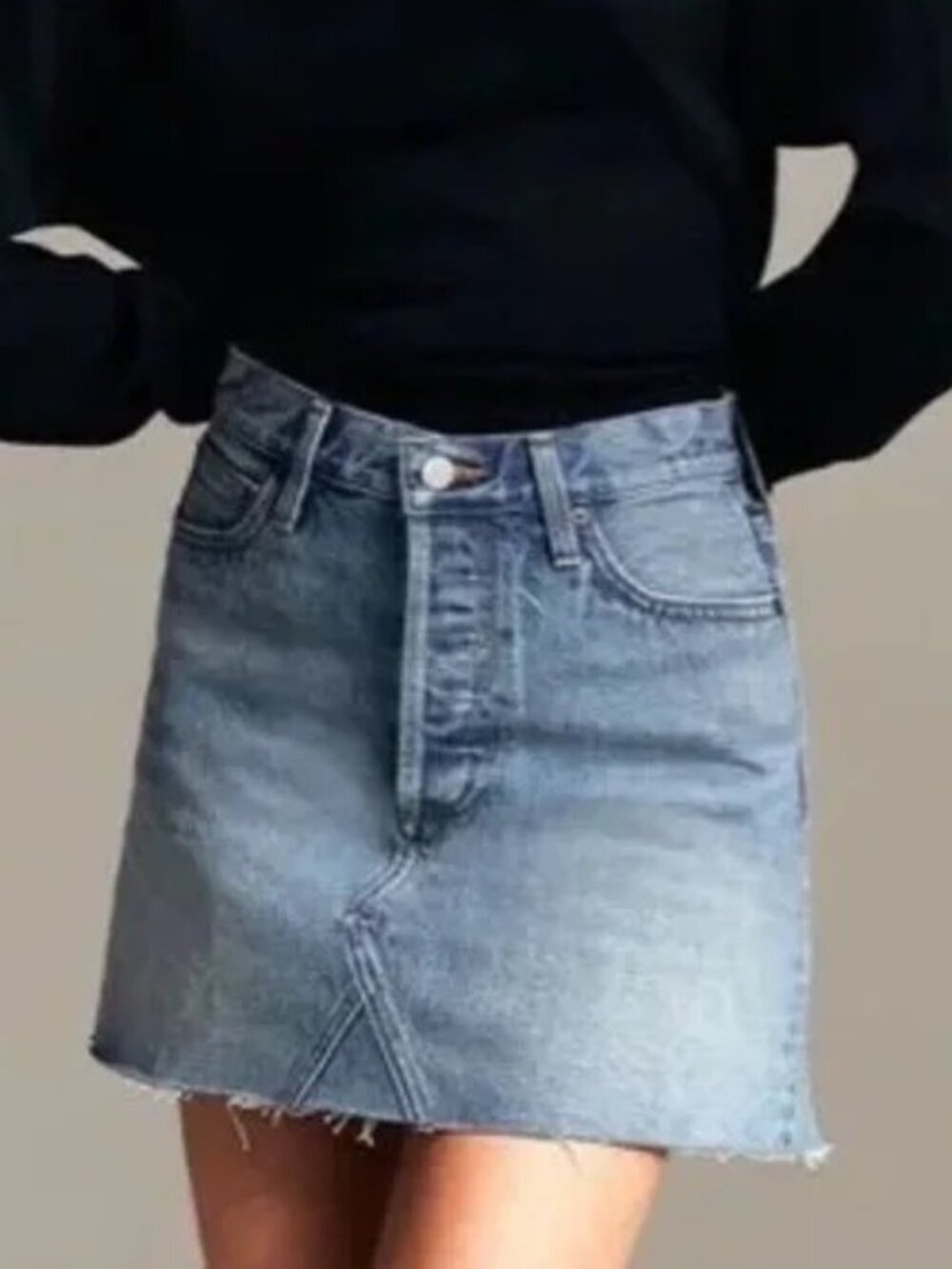 Aritzia Denim Forum The Edie Miniskirt Size 27